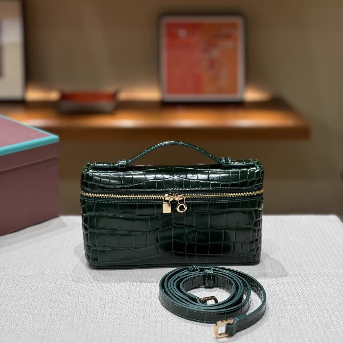 LP19gigi 同型化粧品袋 クロコダイル柄 ボックスバッグ 本革 ランチボックスバッグ ショルダー クロスボディ ポータブル 小さめ スクエアバッグ