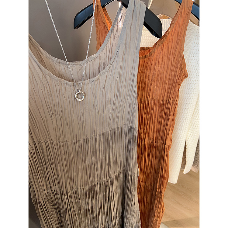 Elegant long dress sleevless