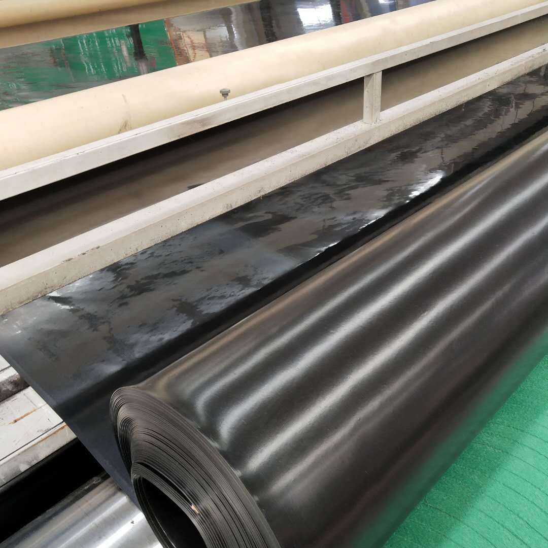 厂家直销光面HDPE土工膜高密度聚乙烯土工膜人工湖防渗防水板价格
