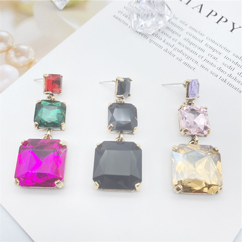 Mehrfarbige Quadratische Ohrringe Aus Mehrfarbiger Legierung In Modefarbe display picture 2