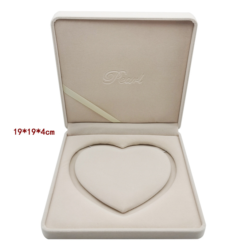 Beige necklace heart shaped heart-shaped from pearl