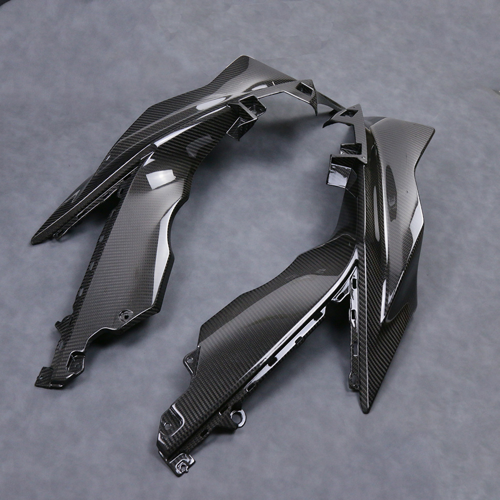 Suitable for new YAMAHA YAMAHA R3 front large side plate carbon fiber shell motorcycle modification accessories