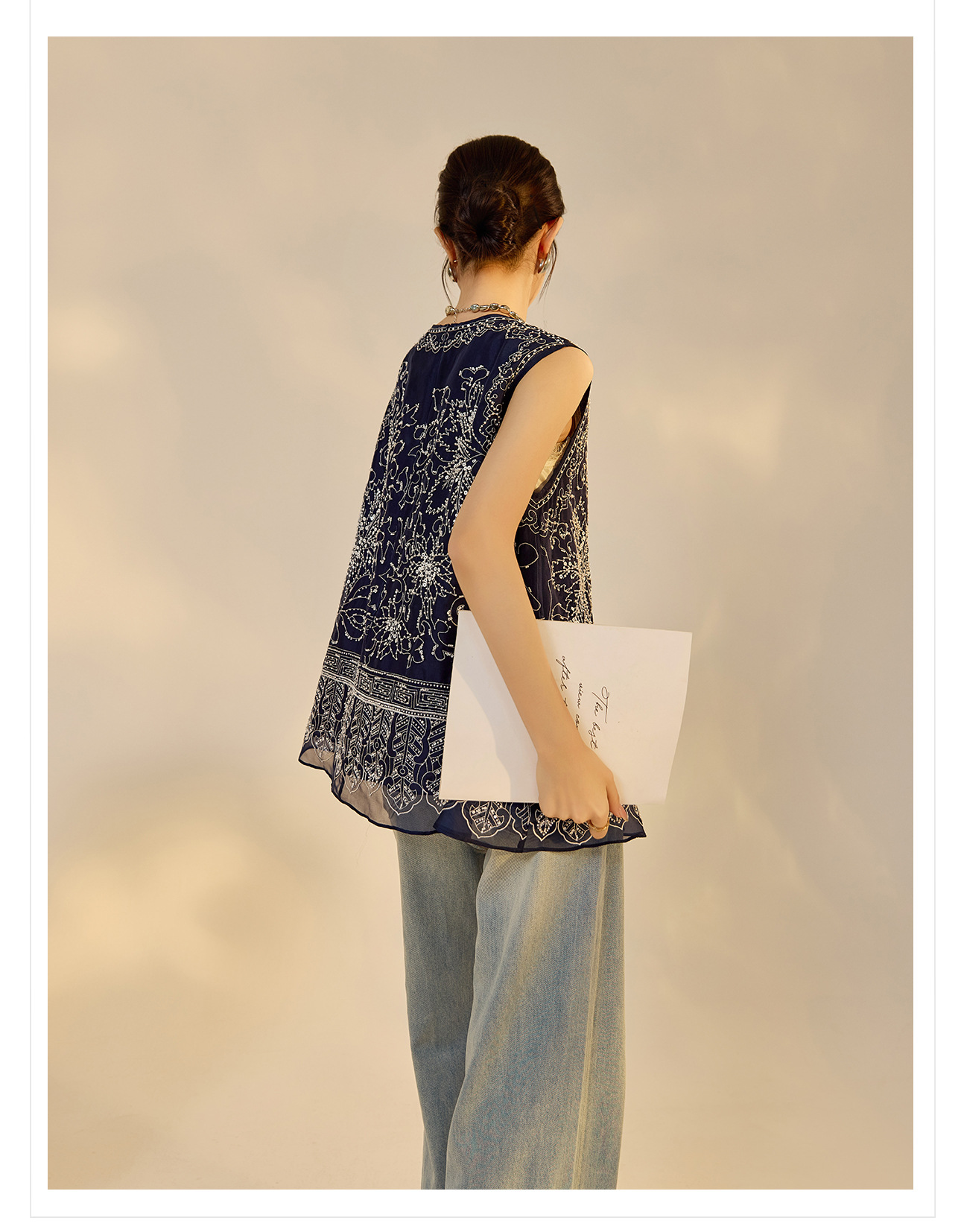 Áo vest gile nữ không tay cổ tròn đính hạt sang trọng — Màu xanh lam chi tiết 16