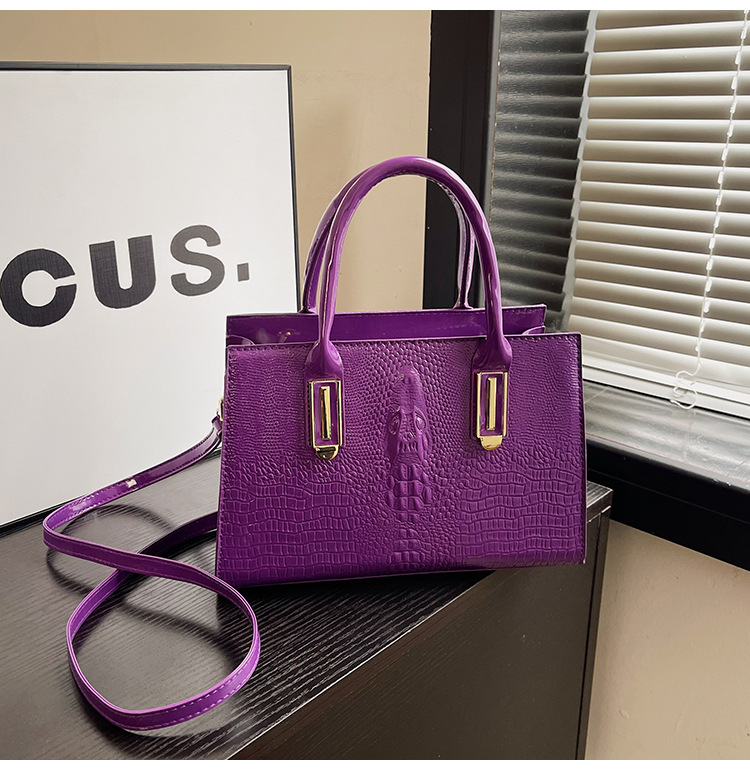 Bolso de mano transfronterizo para mujer 2024 nuevo patrón de cocodrilo de primavera bolso de mensajero de textura occidental de moda bolso de viaje de ocio