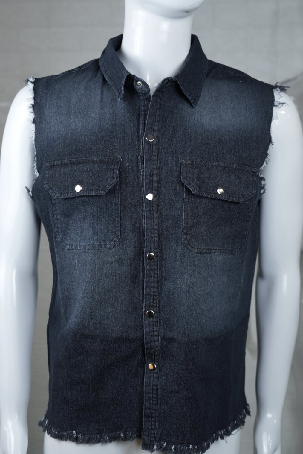 Camicia in denim senza maniche da uomo con colletto gilet_voghion.com