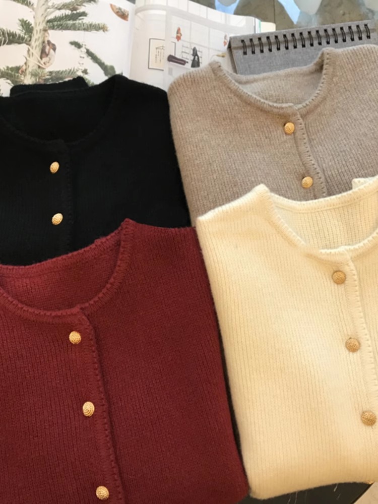 2024新型ニットカーディガン女性秋の柔らかい丸首長袖ファッション純色の短い香りのセーターコート