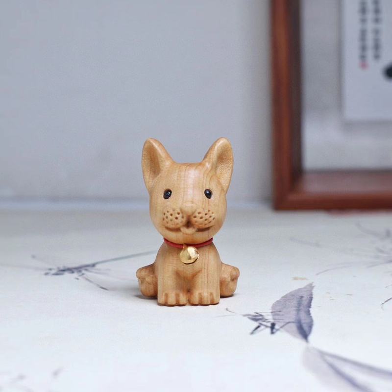 崖柏の木彫りは工芸品を飾っています。|undefined
