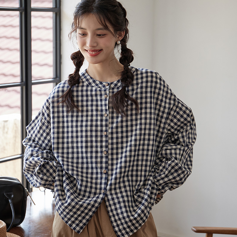 2025 년 봄 새로운 도착 일본 예술적 격자 무늬 느슨한 간단한 디자인 두 얼굴 둥근 목 긴 소매 셔츠