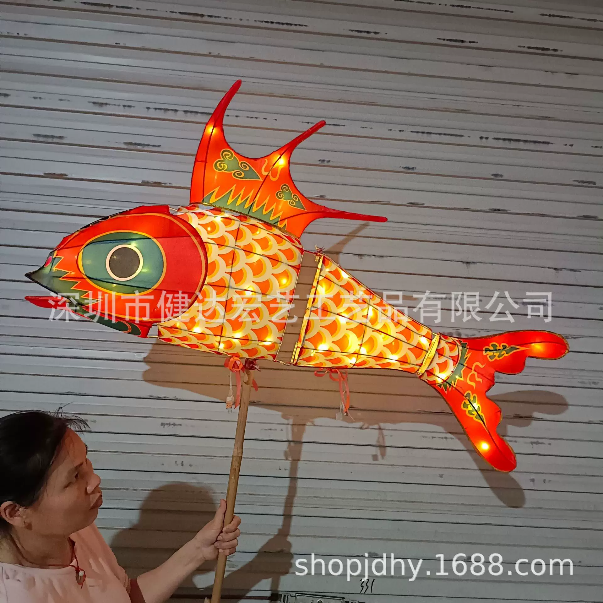 现货手持非遗鱼灯古风发光鲤鱼灯笼舞蹈鱼形道具民俗手工花灯布置