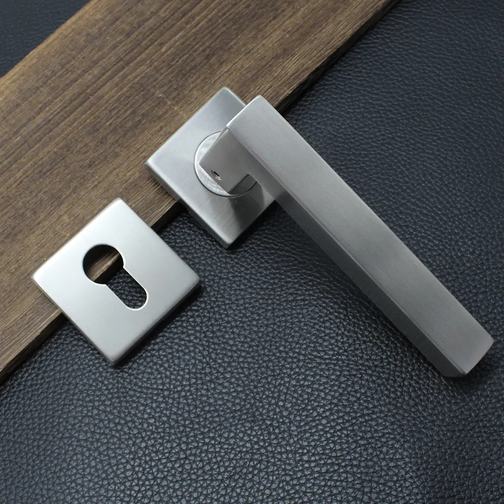Manija de puerta interior al por mayor accesorios de cerradura de puerta de dormitorio manija de acero inoxidable hogar inodoro manija de puerta de madera