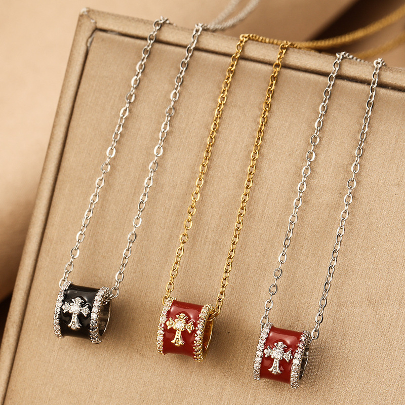 New Retro Waist-Shaped Pendant Cross Tassel Necklace for Women, Clavicle Chain with a Niche High-End Feel in Black New Retro Waist-Shaped Pendant Cross Tassel Necklace for Women, Clavicle Chain with a Niche High-End Feel in Black