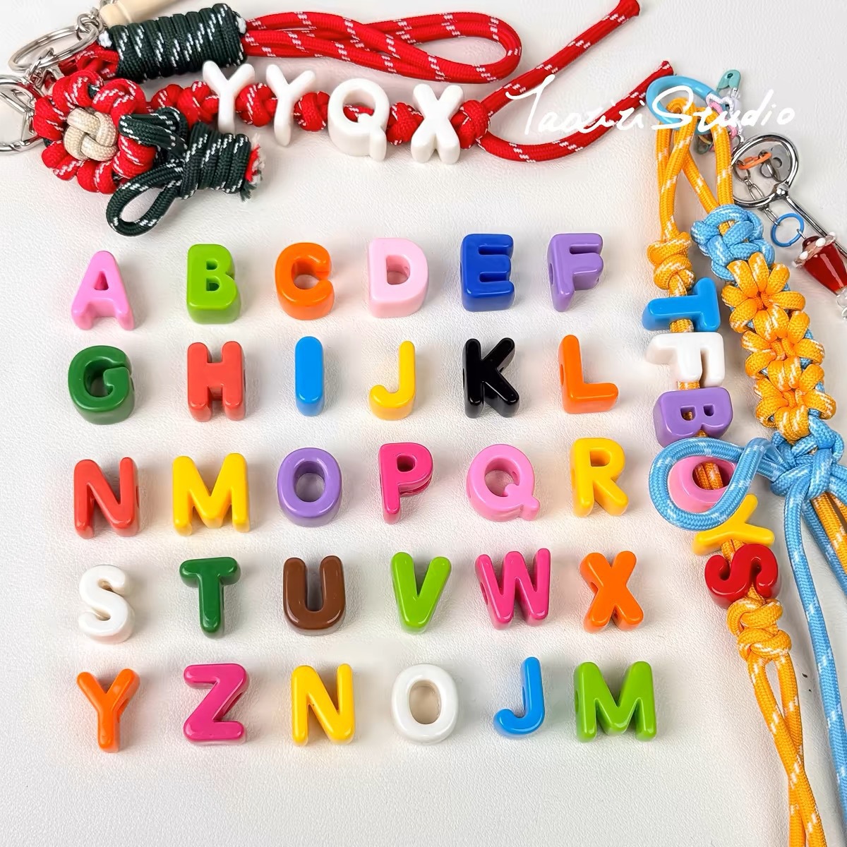 彩色亚克力字母数字珠DIY手工串珠饰品配件编织绳手机链挂件材料