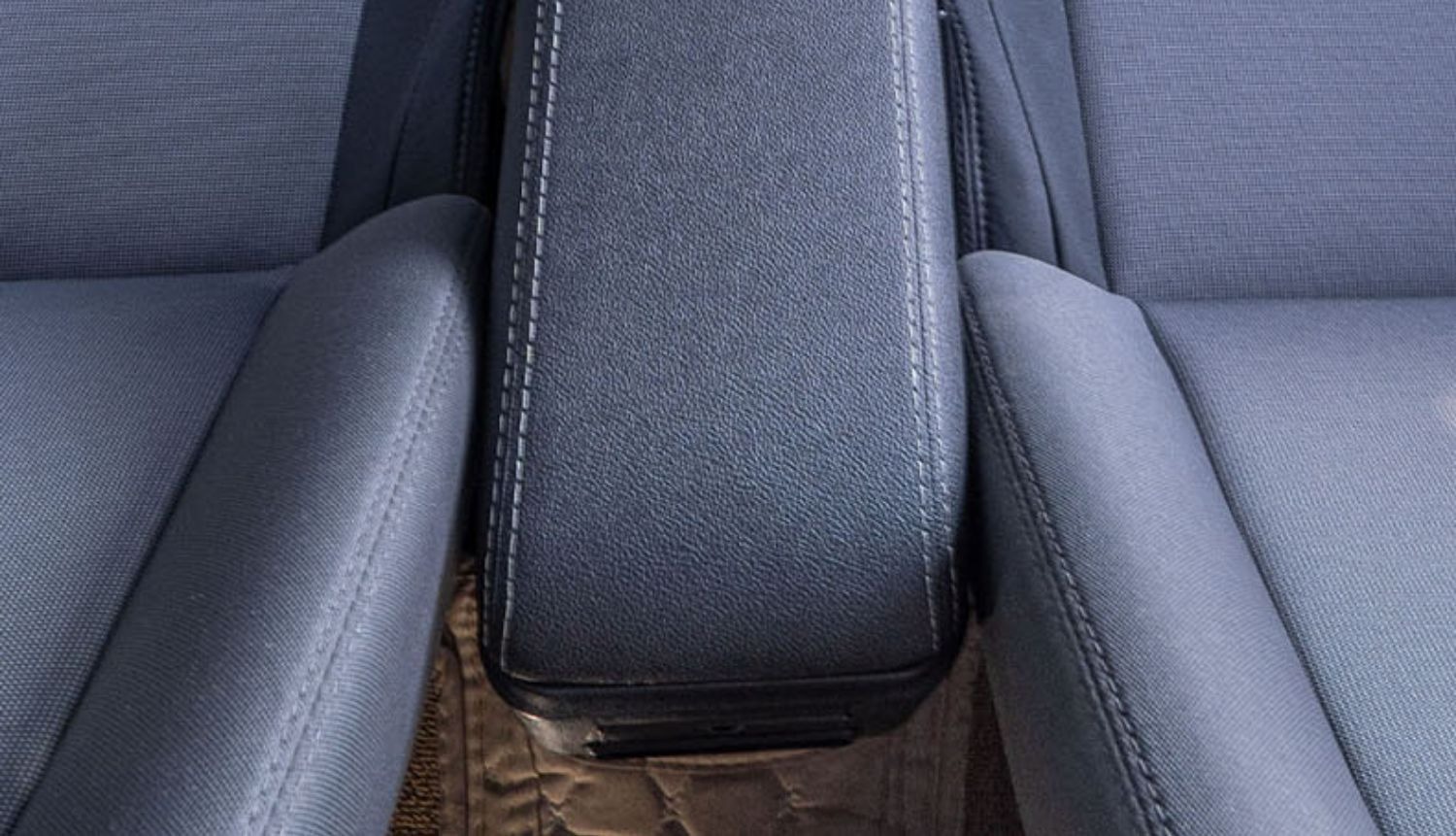 Chang'an glutinous corn armrest box lumin special armrest box central storage box modification accessories Lumin armrest box
