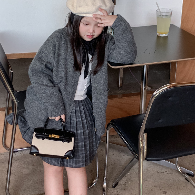 Bolsa de hombro de moda para niños y niñas de color contraste coreano simple mini bolso de mano para bebés inclinado 2025 nuevo tipo de niños portátiles