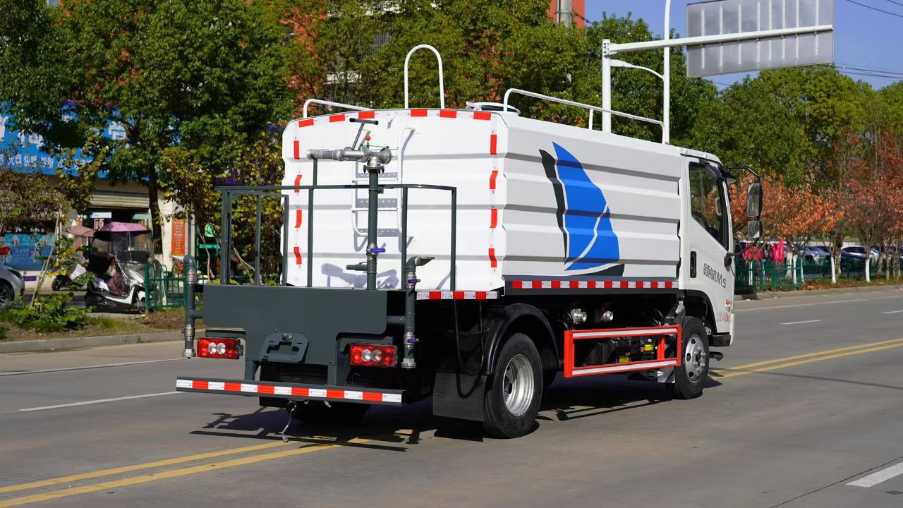Export Foreign Trade Sprinkler Truck Foton Blue Brand 7 Cubic Meter Sprinkler Truck Sprinkler Truck Fog Cannon Truck Manufacturer Wholesale Price