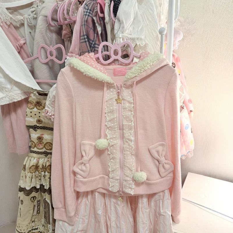 Japanese-style sweet pink plush collar hooded polka dot pom-pom drawstring cardigan with zipper, lace trim, and bow detail Japanese-style sweet pink plush collar hooded polka dot pom-pom drawstring cardigan with zipper, lace trim, and bow detail