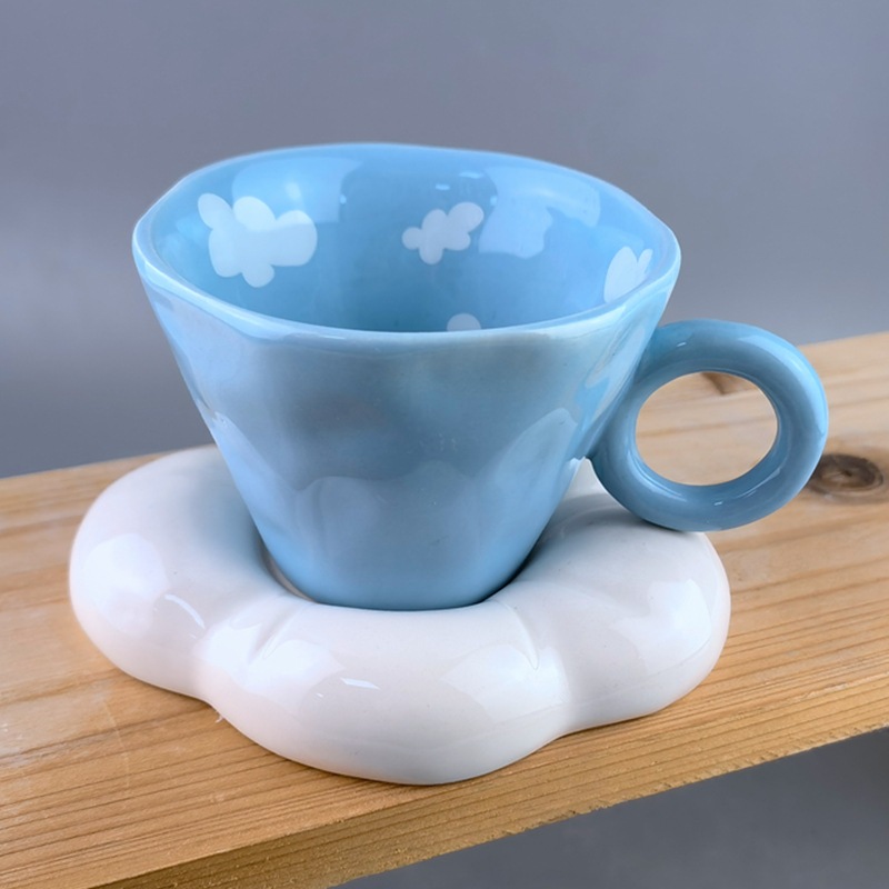 Taza de nube de cerámica Taza de cerámica de alto valor Taza de cerámica irregular pellizcada a mano Taza de café de tulipán Taza de agua