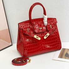 ���Q�¿�ʯ�^�y�K����{�~�yţƤ���羳����Ƥ�μ�б������Ů��