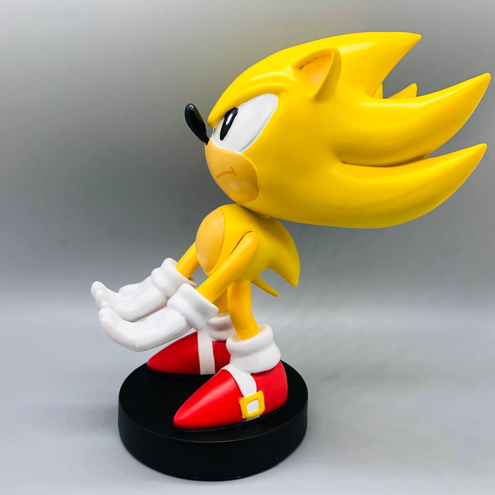 Amarillo lindo ratón ultrasónico soporte de teléfono móvil soporte de la manija del juego anime periférico decoración ps4 soporte de la manija