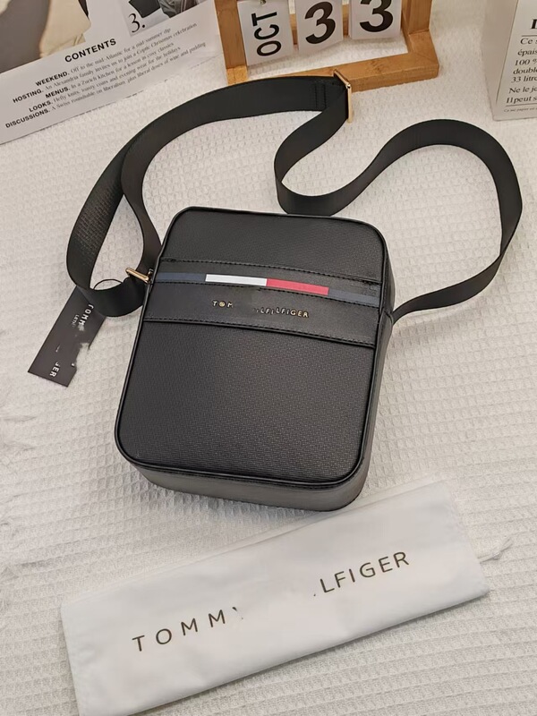 新商品の男性カバン男性の肩の質感の斜めショルダーバッグはファッション生地のファスナーのカジュアルな気質の男性をつなぎ合わせます。|undefined