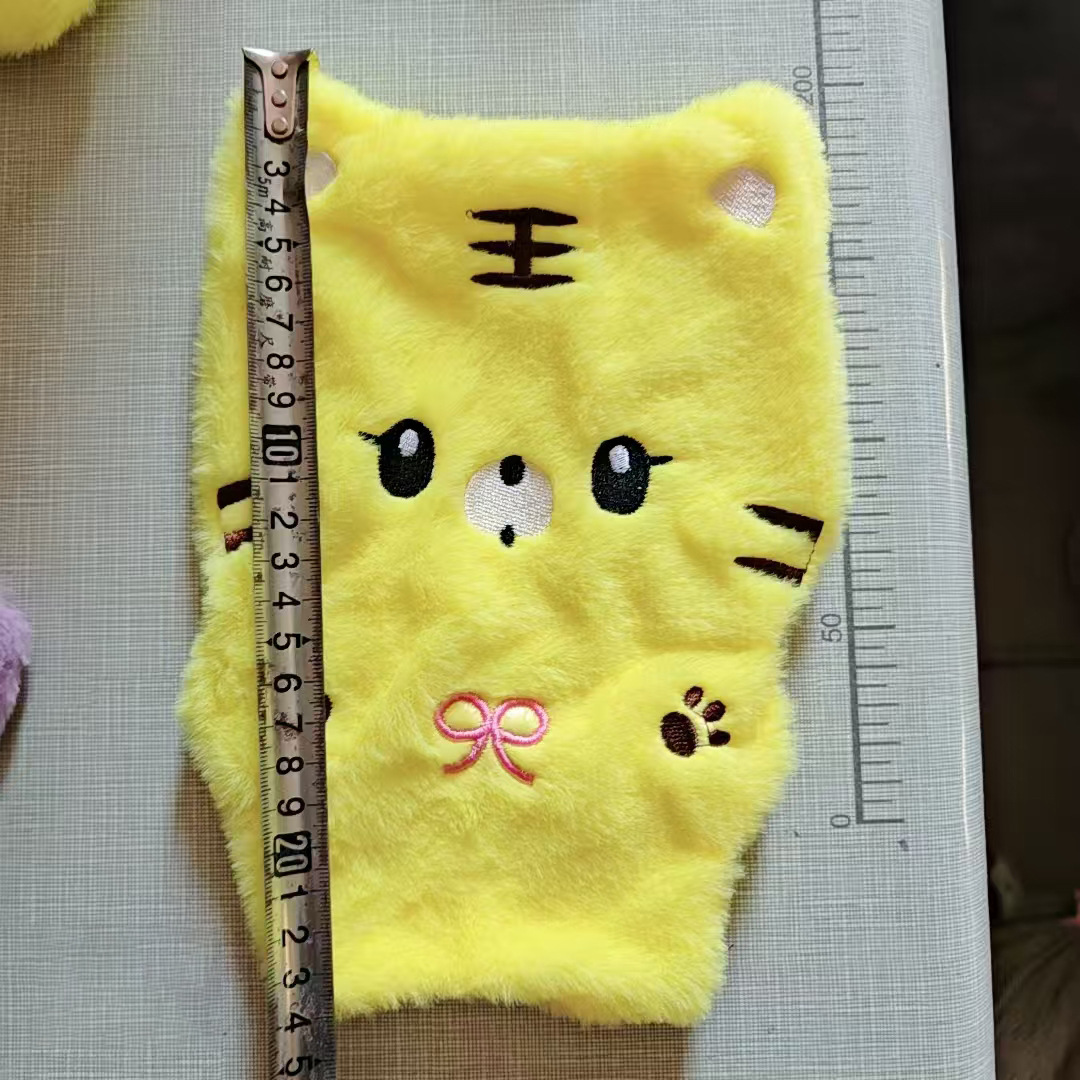8 İnç Deri Kasa Toptan Oyuncak Deri Kılıf Peluş Oyuncak Sınırötesi Dış Ticaret Krallı Makinesi Özel Küçük Peluş Yarı Mamul Figür