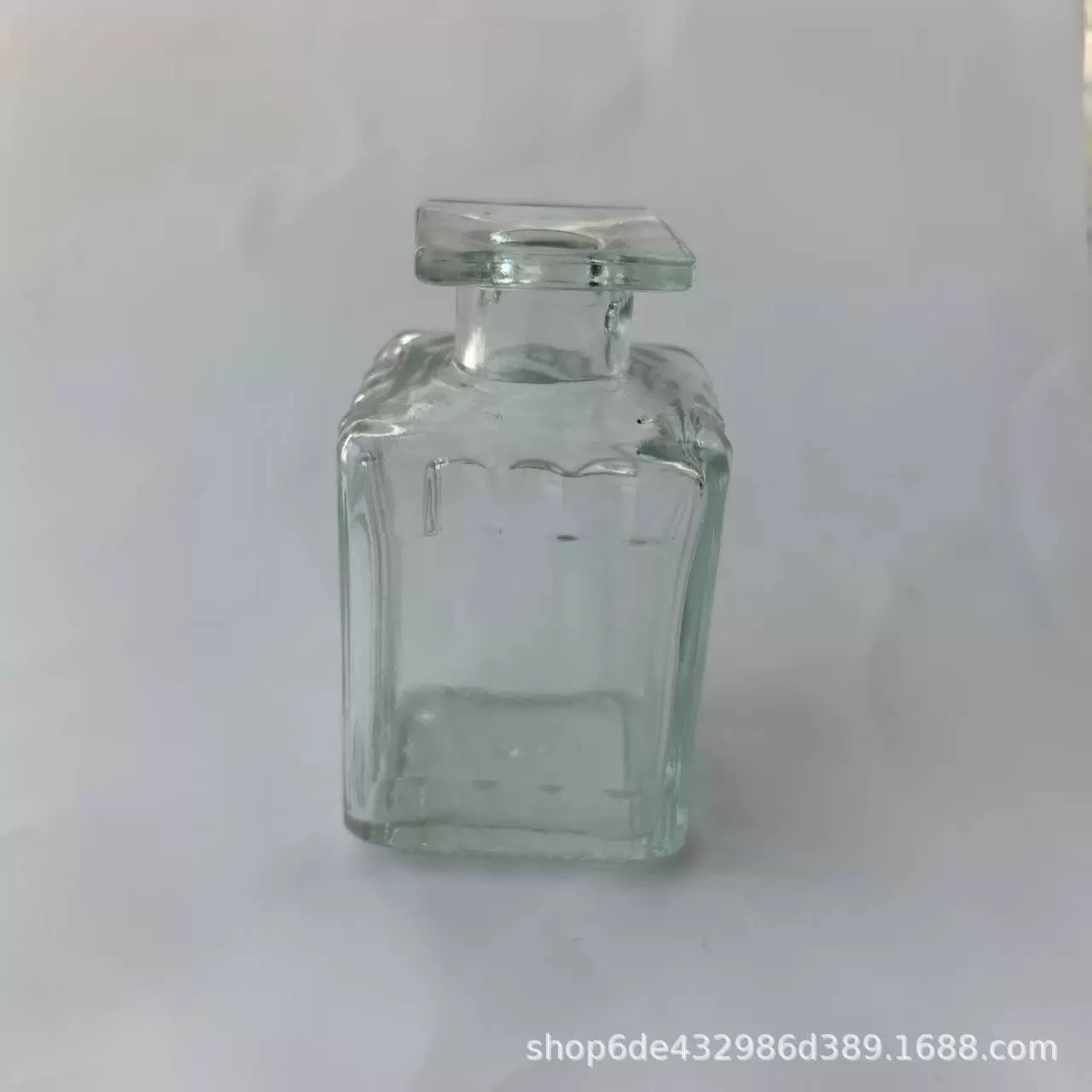 现货供应50ml香薰玻璃瓶酒店空气清香瓶家用卫生除臭瓶藤条挥发瓶