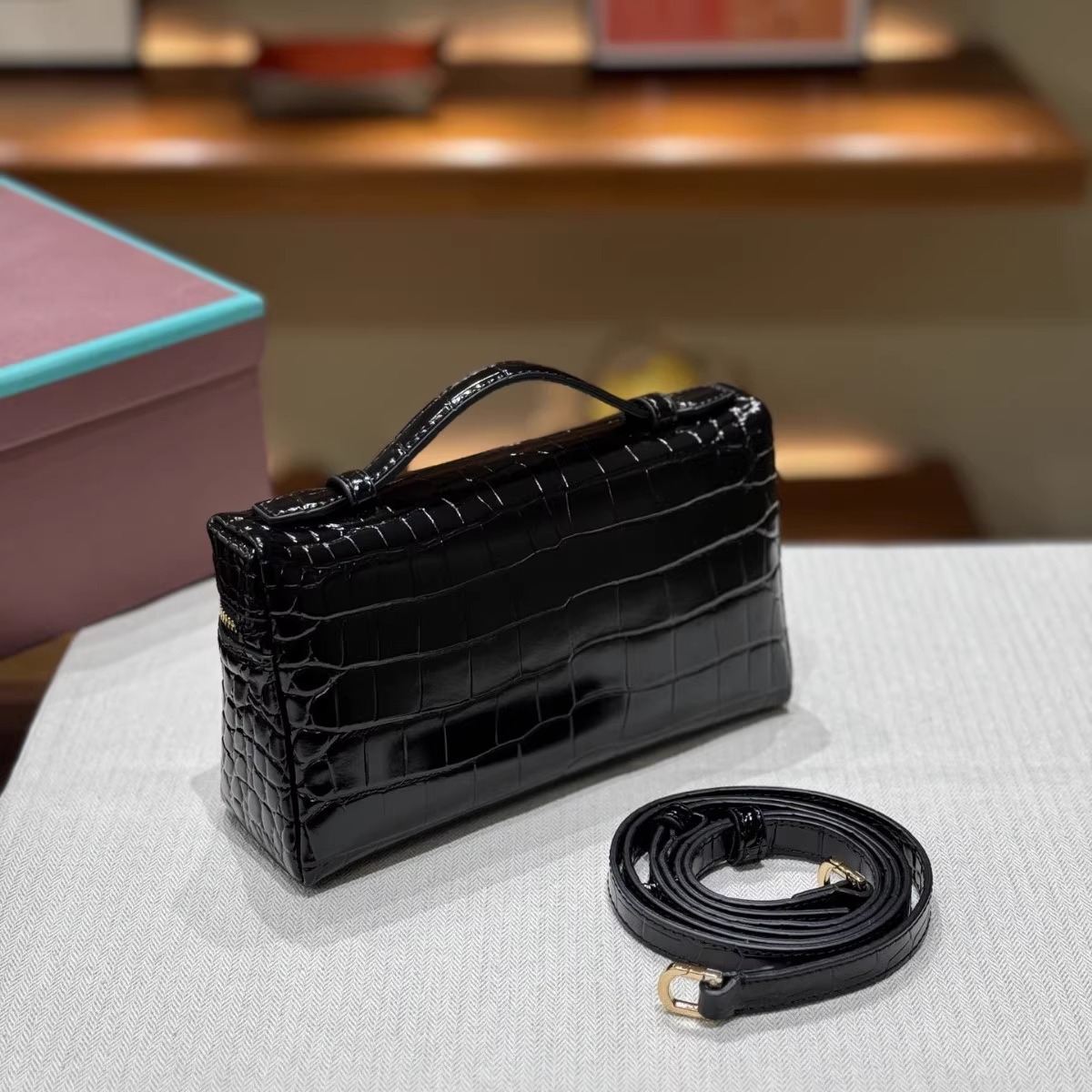 LP19gigi 同型化粧品袋 クロコダイル柄 ボックスバッグ 本革 ランチボックスバッグ ショルダー クロスボディ ポータブル 小さめ スクエアバッグ