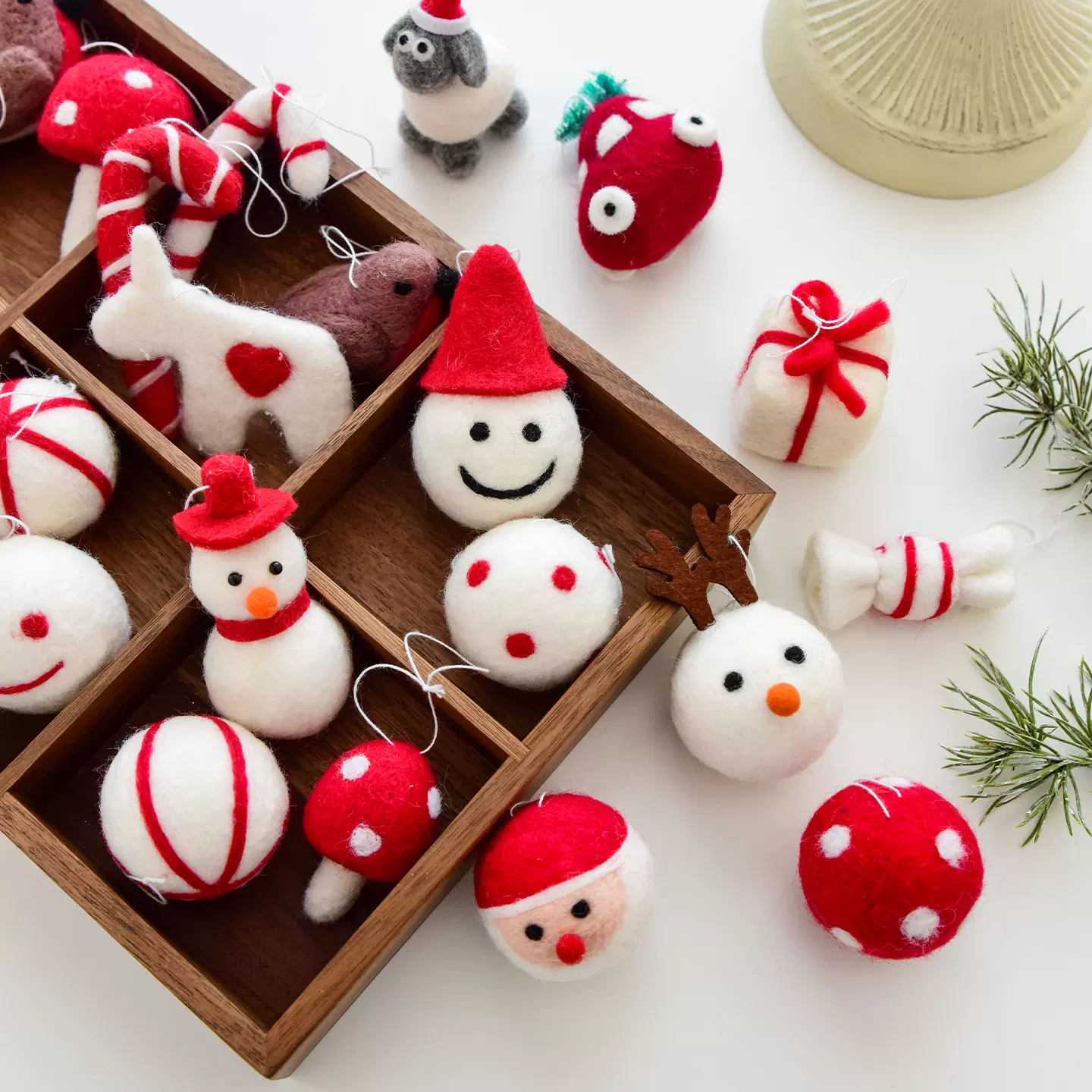 NUCHI跨境圣诞节装饰品羊毛毡麋鹿雪人老人拉旗树顶星圣诞树挂件