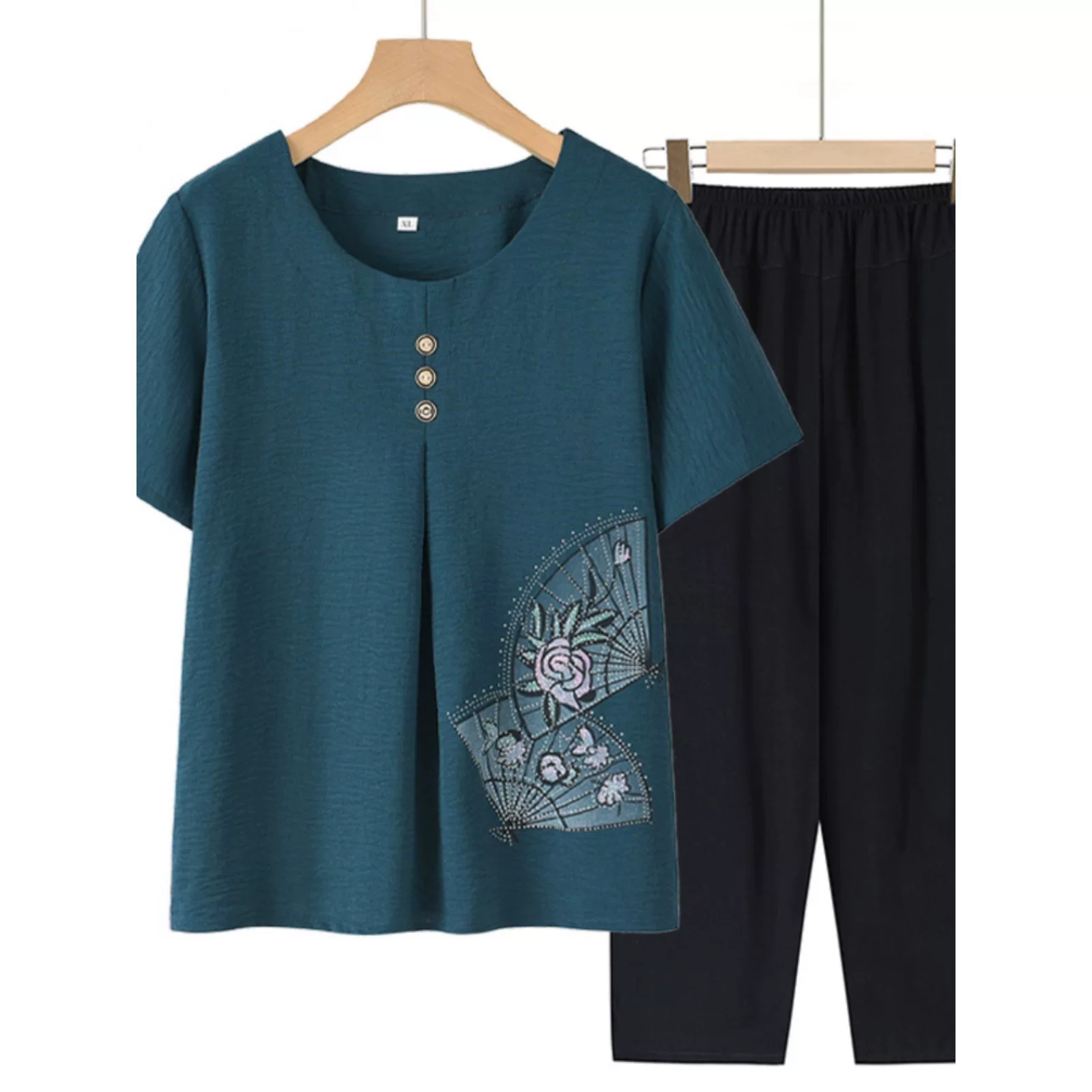 Летний костюм из хлопкового шелка для пожилых женщин, топ с короткими рукавами и брюки для бабушки, тонкая летняя одежда больших размеров для мамы.