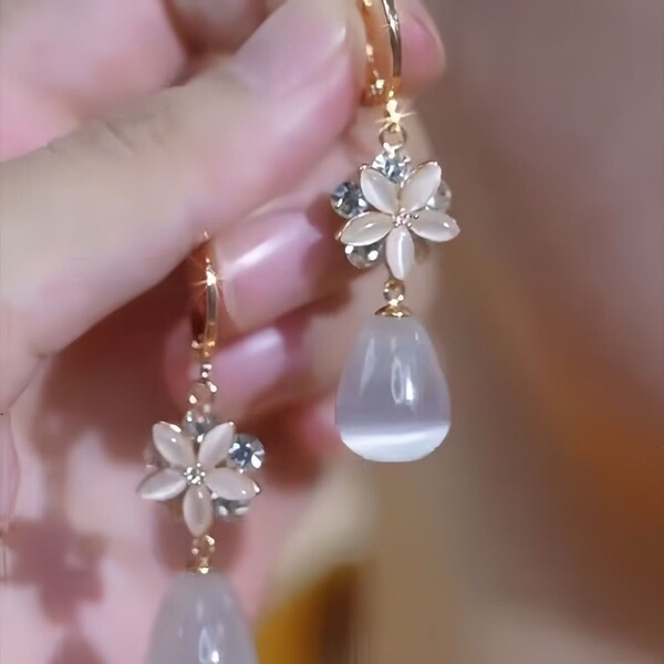 Elegant fashionable sophisticated universal earrings drop-shaped…