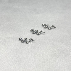 Titanium Jewelry F136 Titanium Alloy Western and Eastern Personality Snake Earrings Small Animal Lip Piercings 16G Ear Bone Piercings Wholesale