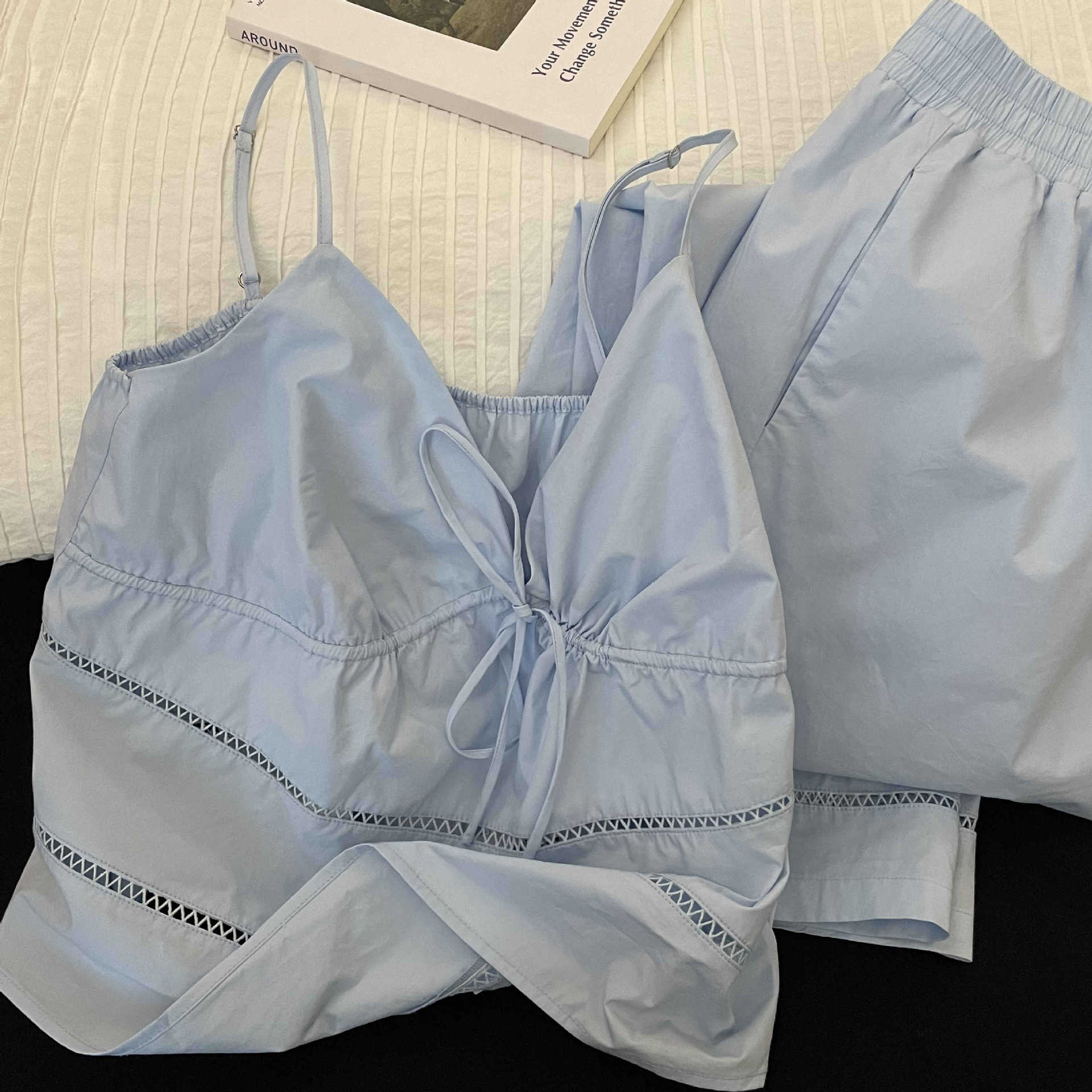Pijamas de tirantes huecos puros coreanos estilo de verano para mujer 2025 nuevo estilo cómodo chaleco casual pantalones traje de servicio a domicilio