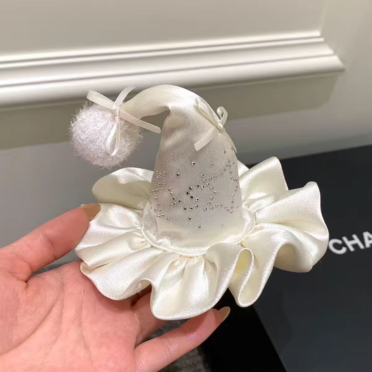 폼폼 비뚤이 모자 - 베이지