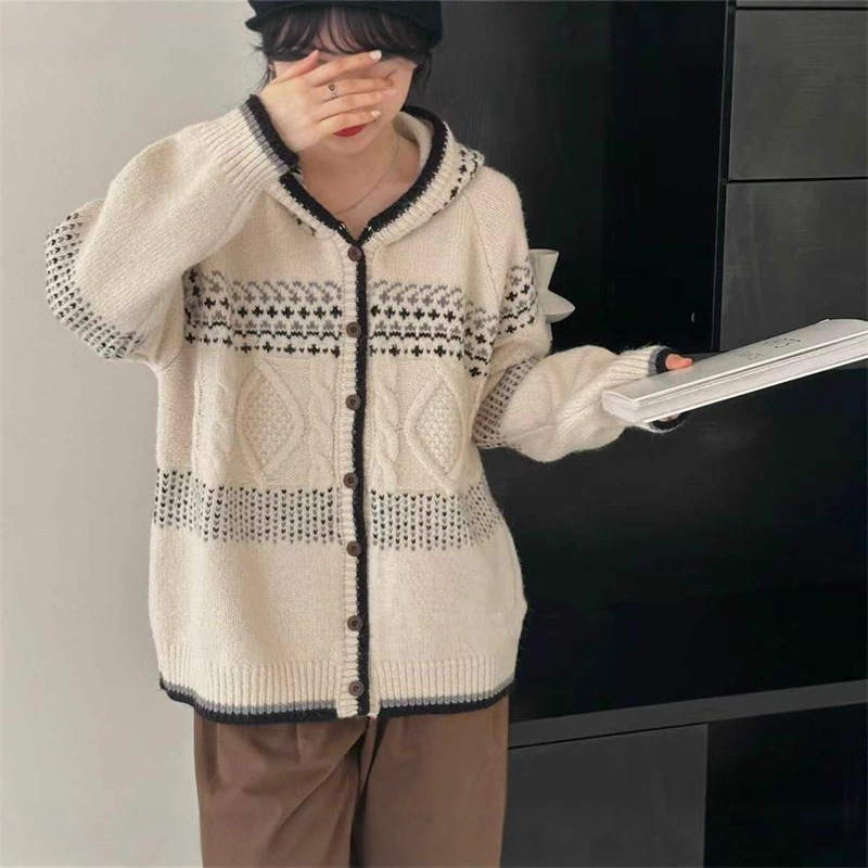 白色连帽费尔岛毛衣外套女秋新款休闲风慵懒宽松韩系长款针织开衫|undefined