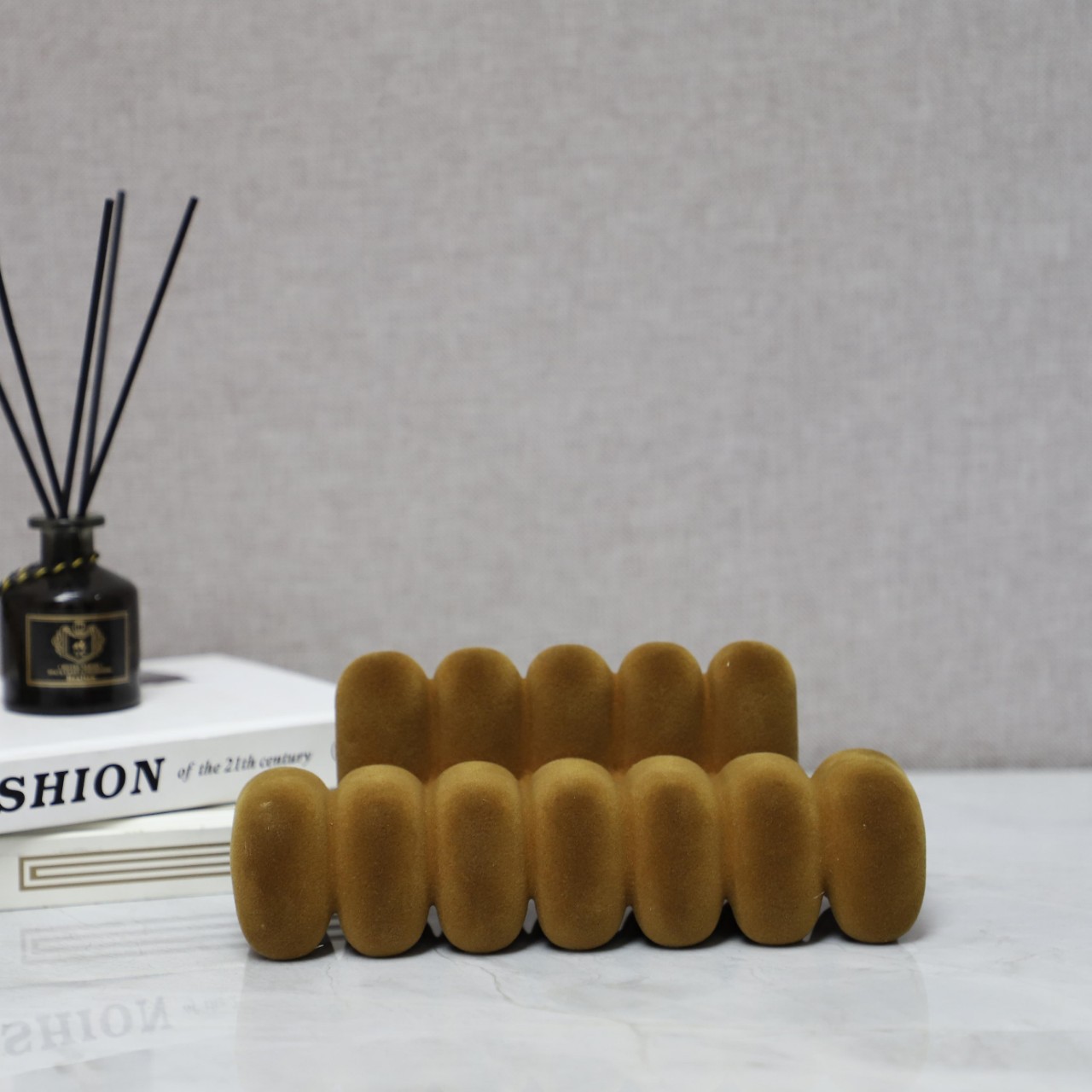 Modern Light Luxury Geometric Resin Flocking Sofa Desktop Decoration Living Room Bedroom Entrance Model Room Home Decorations