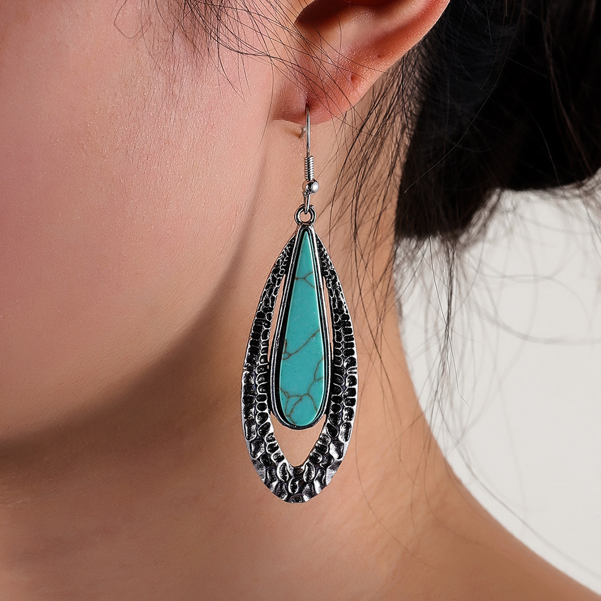 retro pendant drop-shaped