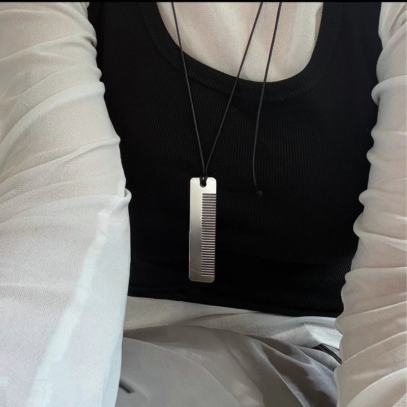 South Korea Niche High-end Hair Comb Pendant Black Rope Necklace Women's Hip-hop Sweet Cool Design Long Neck Sweater Chain