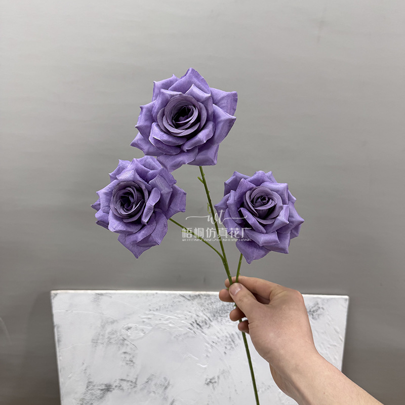 3-head curled diamond rose—dark purple