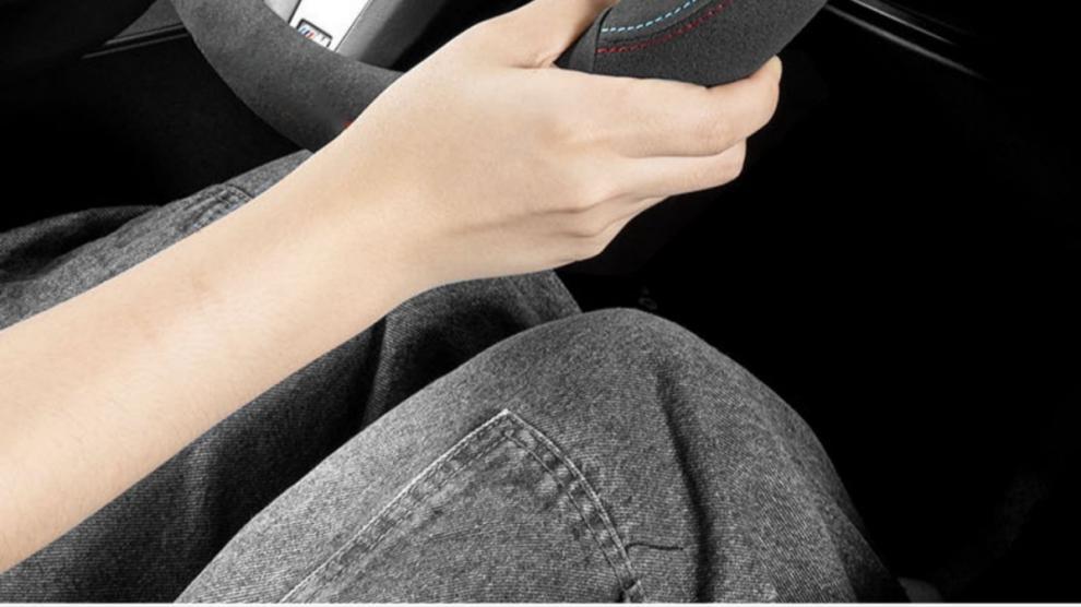 Winter Steering Wheel Cover Suede Leather Suitable for All Seasons Audi Nissan Volkswagen Tesla Bmw Toyota Universal