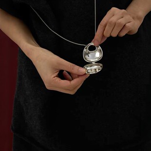 ����ͬ���R������Ů���С���p�ݸ߼���б��朕r�К��|ë���