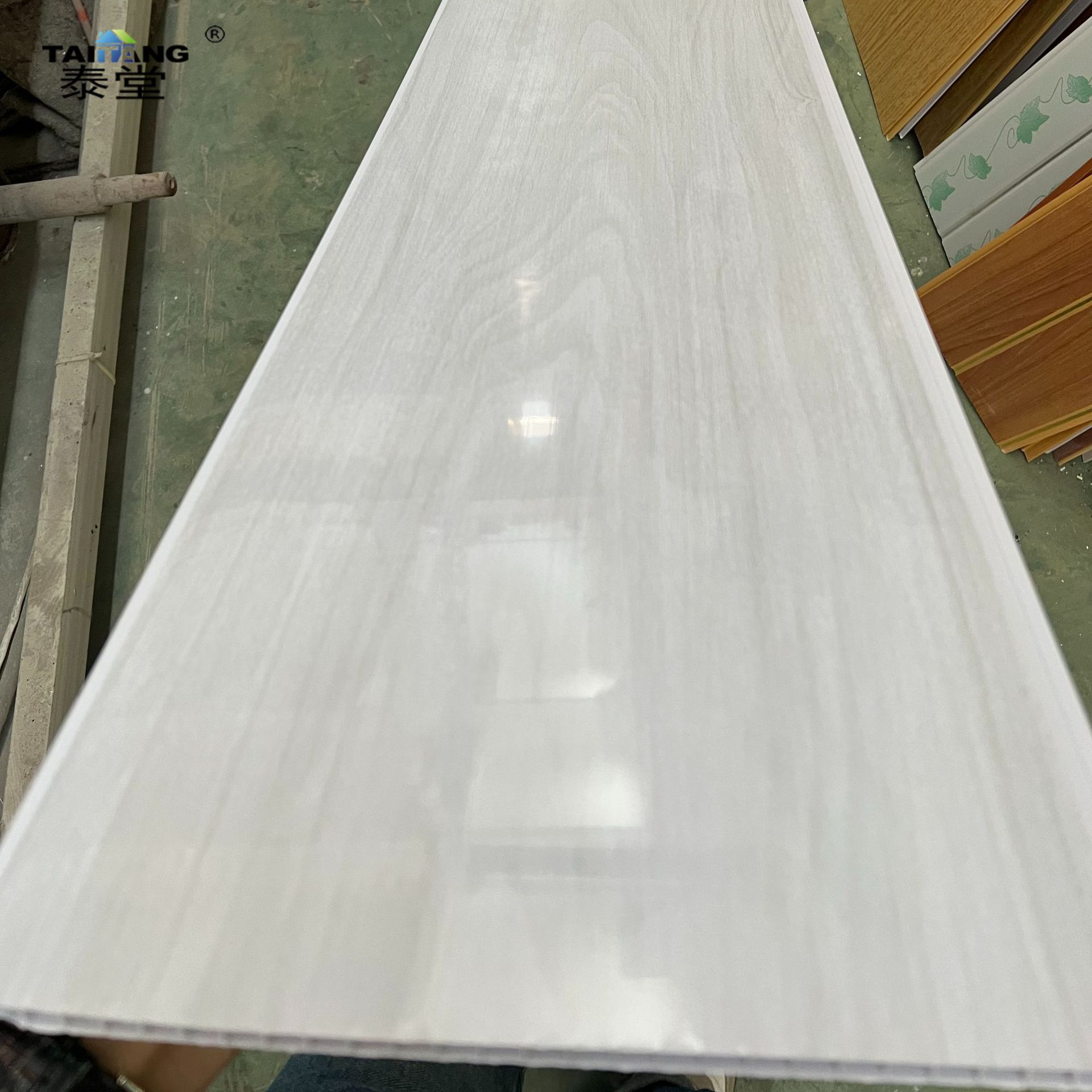 Tablilla Pvc Para Cielo Raso Techo Pvc Lambri Plafond