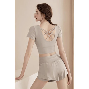 Yoga Wear for Women, Summer Short-Sleeved T-Shirt with Chest Pad, Sports Top, Slimming Look Pilates Training Fitness Wear Set