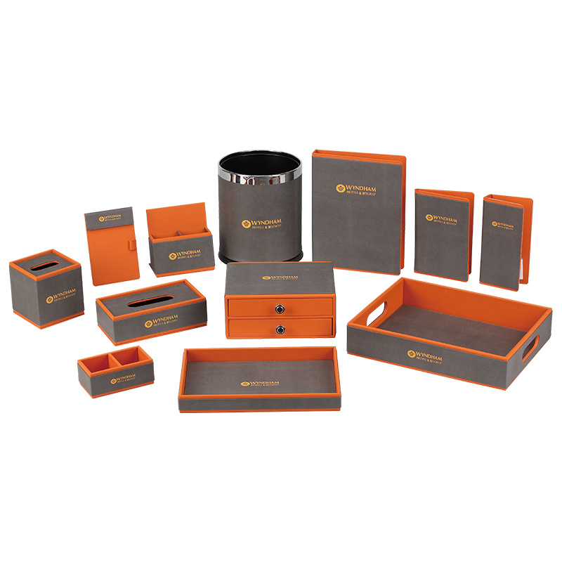 Kit de cuero de hotel de alta gama, habitaciones de hotel, piezas diversas, caja de consumo de LOGOTIPO personalizada, guía de servicio de cuero de pu, fábrica