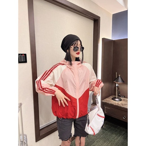 Stylish Colorblock Short-Sleeve Sun Protection Jacket for Women: Casual, Sporty, Outdoor, Lightweight, Hooded, Sun-Rainproof Outerwear