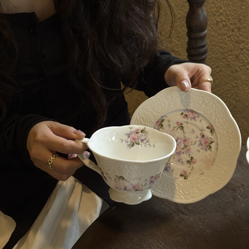 フレンチレトロな花びらエッジエンボスセラミック純白食器デザート朝食サラダプレートコーヒーカップとソーサー|undefined