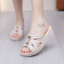 2025�ļ��¿����ЬŮ�����¸������_һ�����⴩�ɝ�ˮ����ɳ��Ь