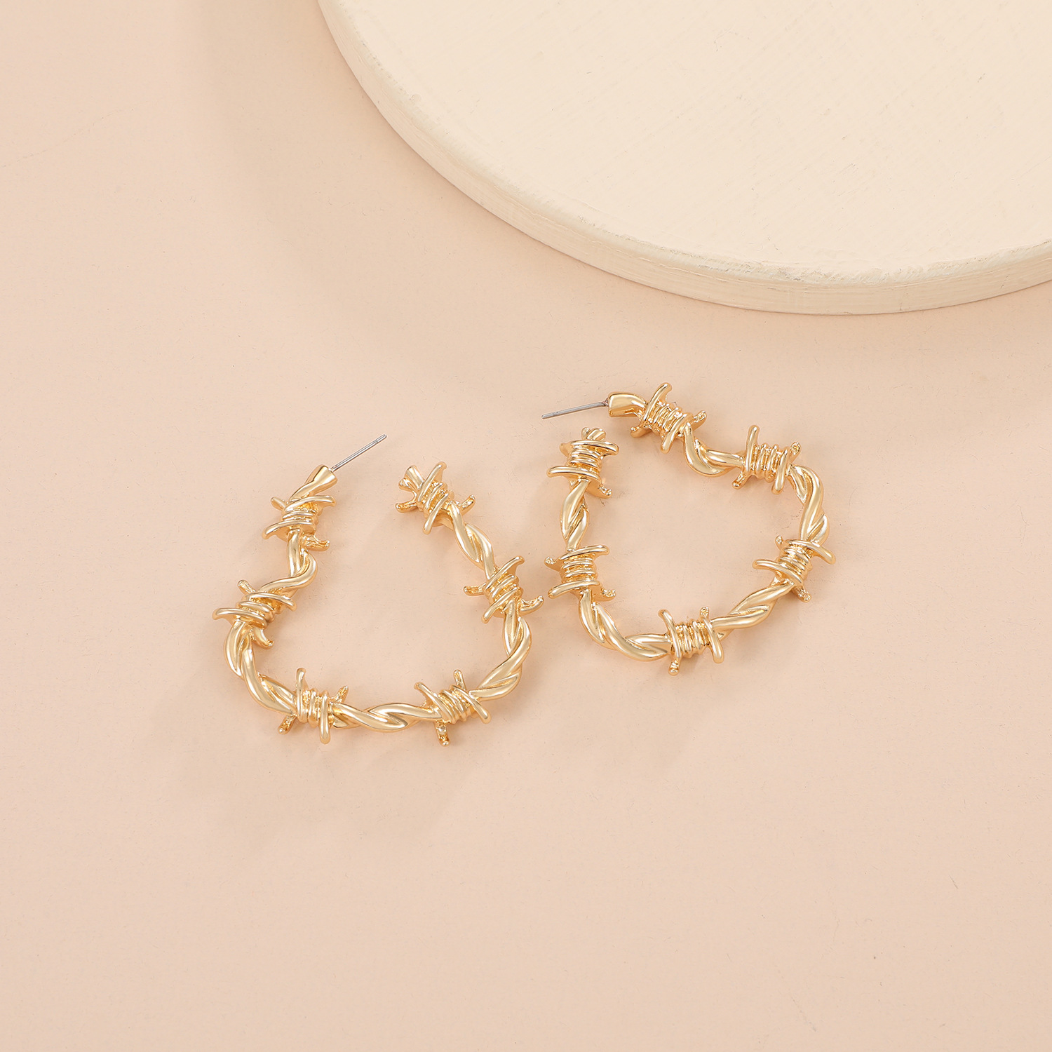 21g Weight Ear Studs Classification 1 Pair Quantity Party, Street Occasion Alloy Material Heart Shape, Knot Pattern Women's Gender Retro, Exaggerated, Punk Style Twist, Plating Craft 1 Pair Retro Exaggerated Punk Heart Shape Knot Twist Alloy Women's Ear Studs 11
