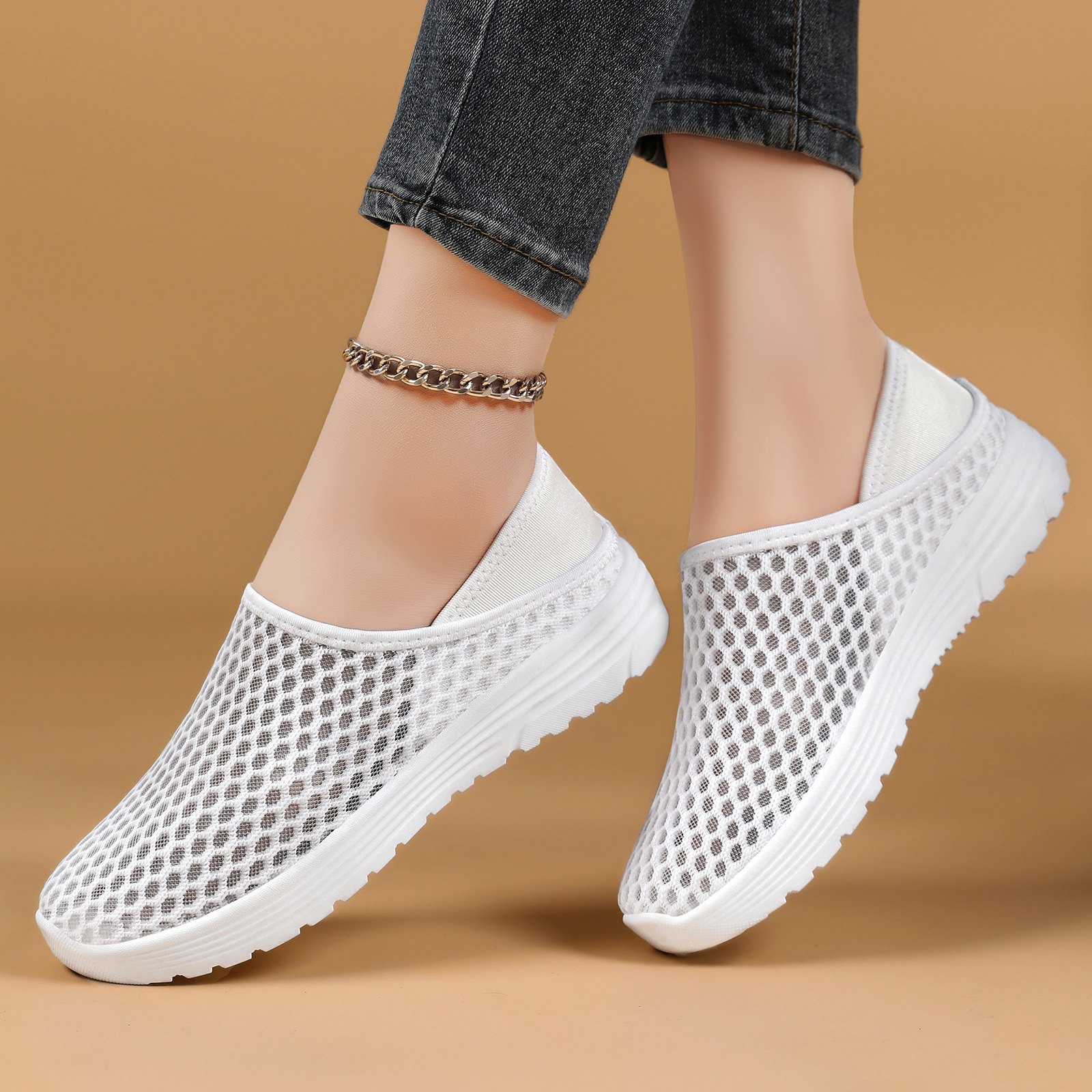 Zapatos de mujer, zapatos casuales, zapatos de mujer de tamaño grande transfronterizo, zapatos perezosos, zapatos de malla ligeros y transpirables, zapatillas de medio zapato