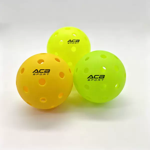 Custom-made pickleball injection-molded balls, PE super-hard, with holes, wholesale pickleballs with 26 holes, available for mixed batch purchases