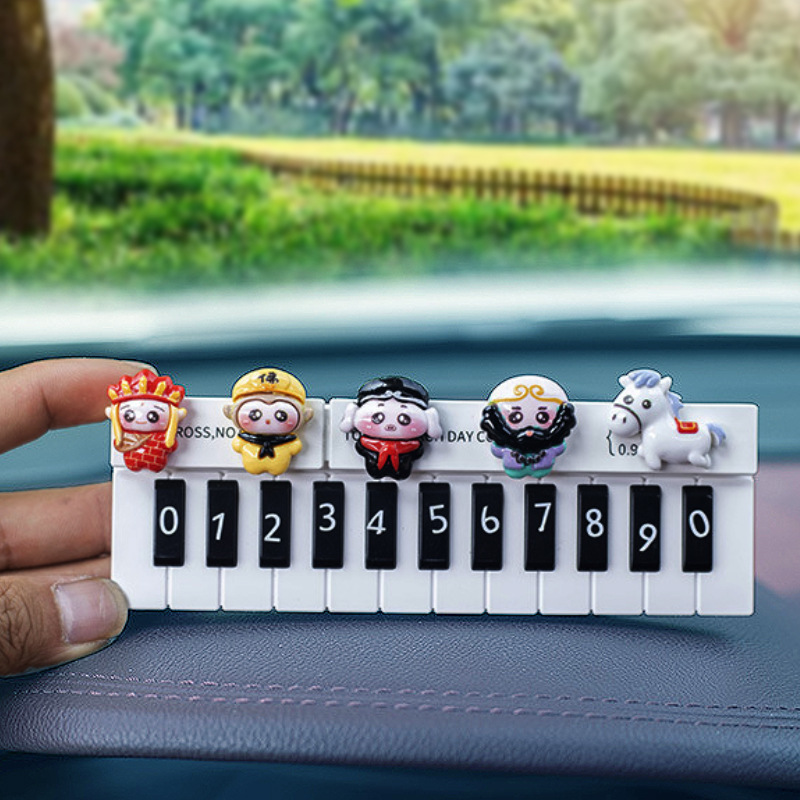 Un conjunto de parches para la señal de estacionamiento de piano blanco Journey to the West